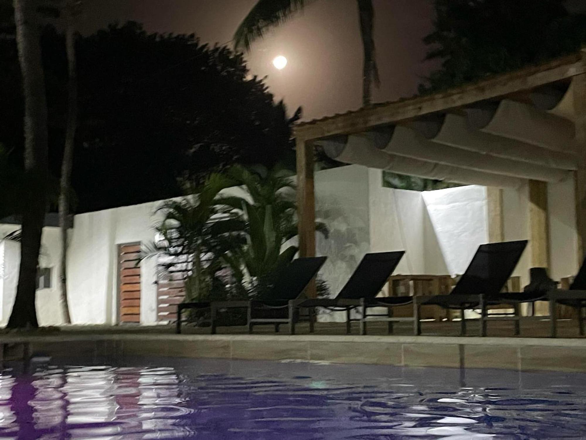 Hummingbird Cabarete Aparthotel Bagian luar foto