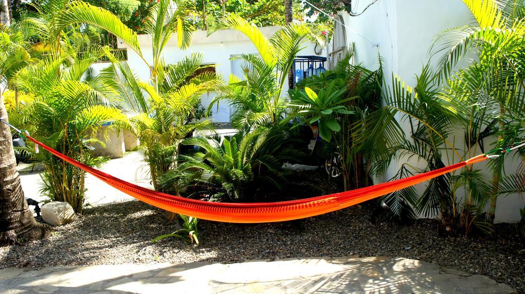 Hummingbird Cabarete Aparthotel Bagian luar foto